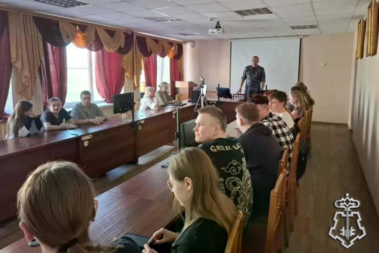 Студенты аграрного института познакомились с работой Росгвардии