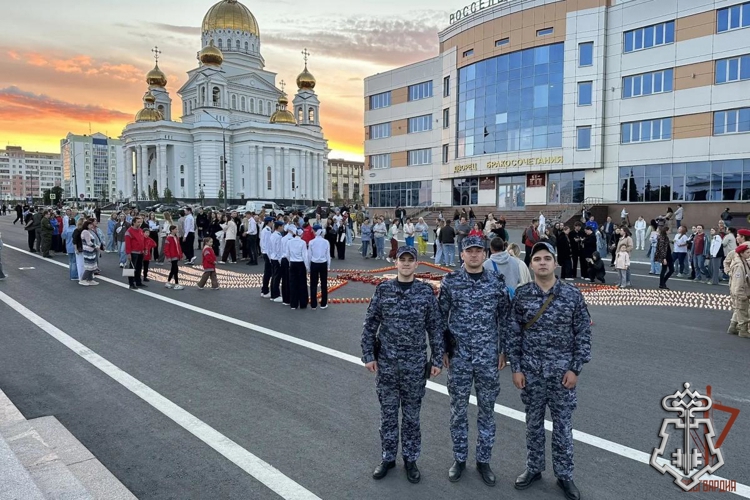  Сотрудники Росгвардии в Саранске зажгли огненные картины войны