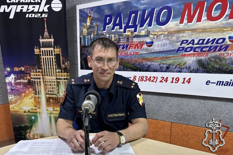 В Мордовии в прямом радиоэфире сотрудник отдела вневедомственной охраны рассказал жителям о защите имущества и профилактике краж